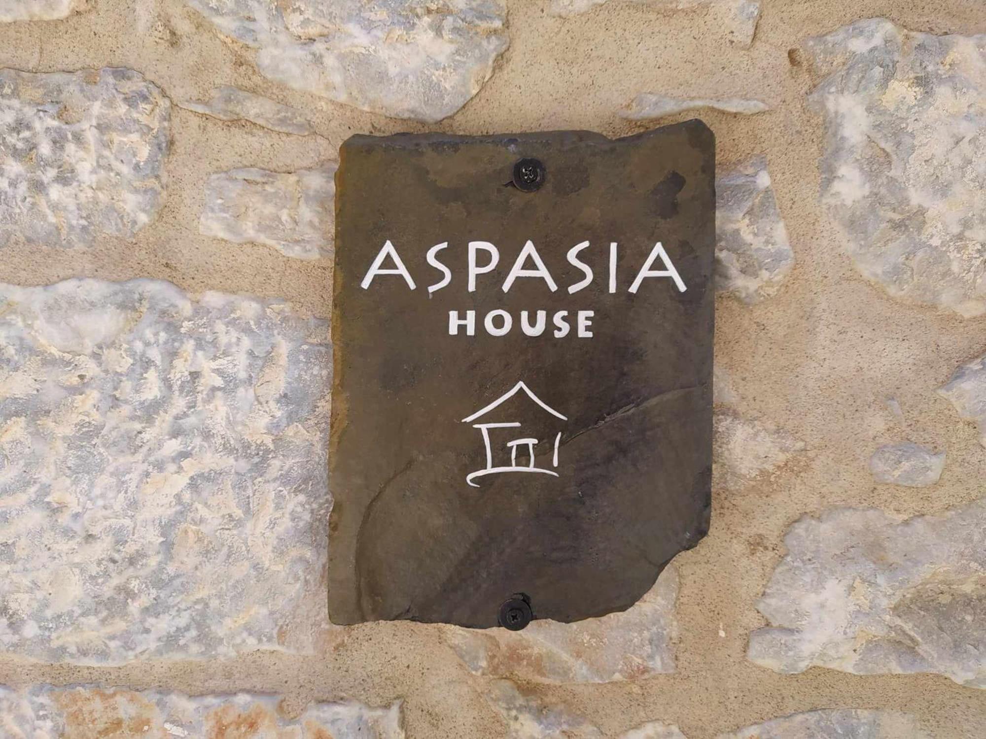 Aspasia House Oítilon Eksteriør bilde